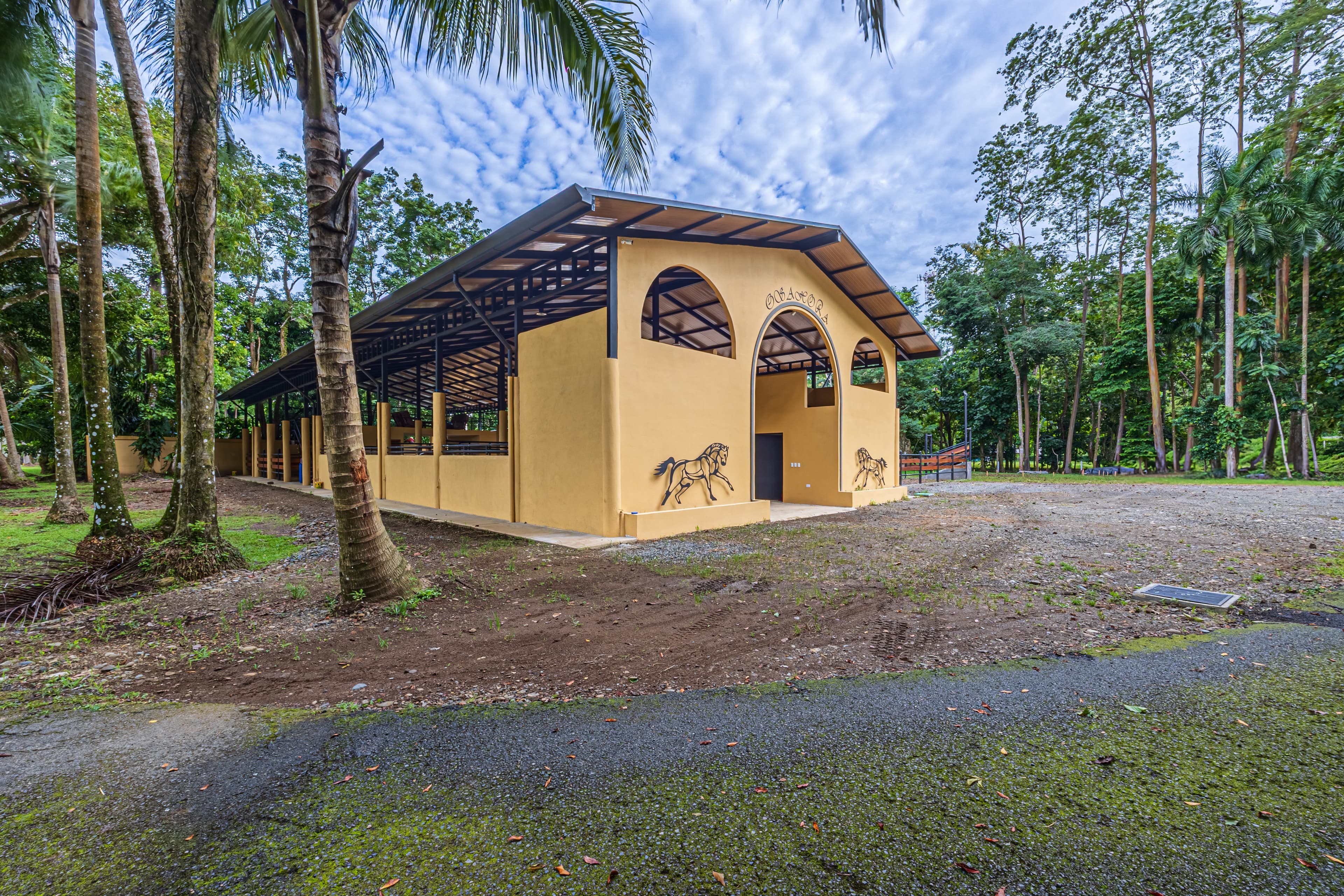 Osahora Stable, view 2, equestrian project in Dominical, Osa